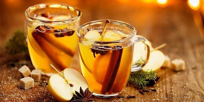 Чайний глінтвейн і збитень: рецепти зігрівальних напоїв зі спеціями