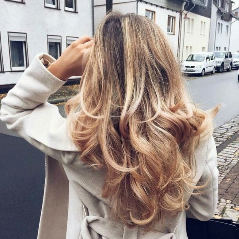 Гарне фарбування на довге волосся