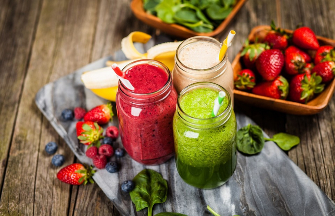 Запивати оселедець молоком не можна, сивина з'являється від стресу — розвінчуємо ці та інші міфи про здоров'я