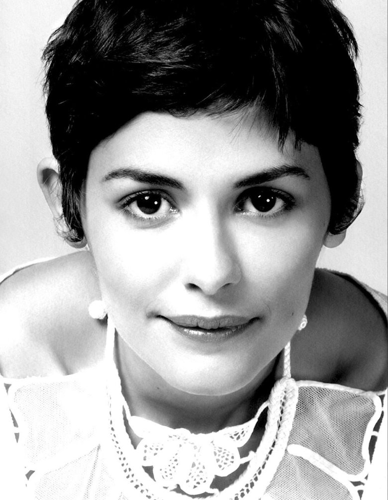 Одрі Тоту зачіска стрижка