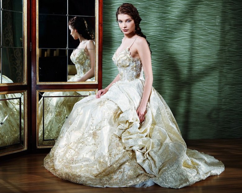 Ганна Глазиріна Indiana у сукні