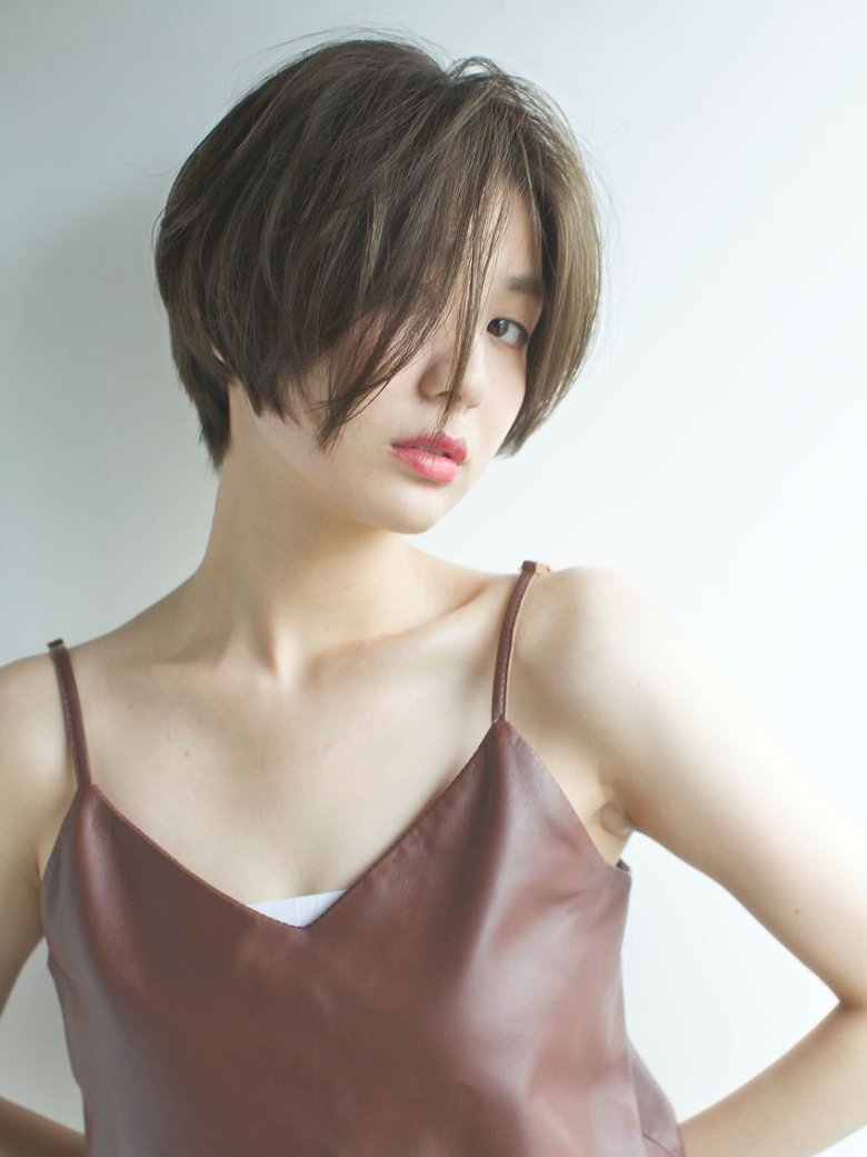 Азіатські короткі стрижки