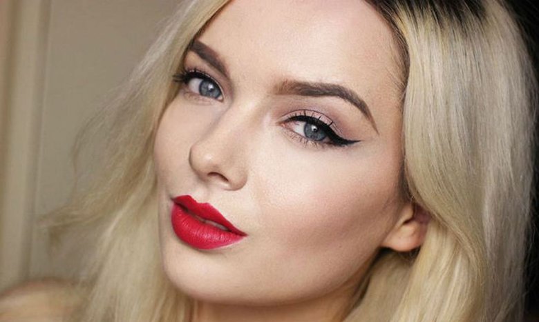 Яскраві відтінки помади для блондинок