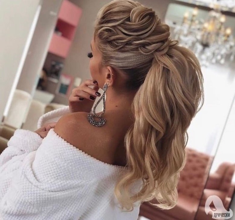 Вечірня зачіска хвіст