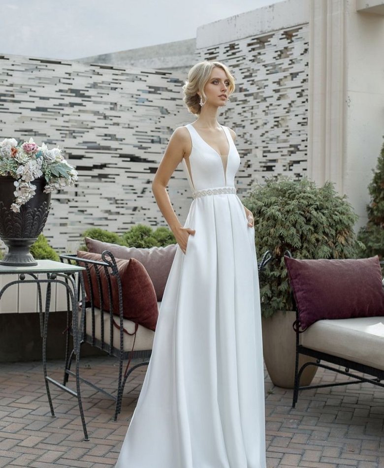 Весільні сукні Наталія Романова атласні