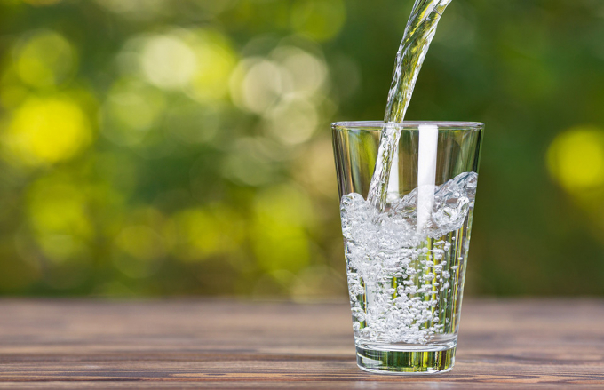 Не дай собі засохнути: як правильно пити воду влітку