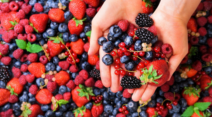 Лови момент: 7 корисних літніх ягід
