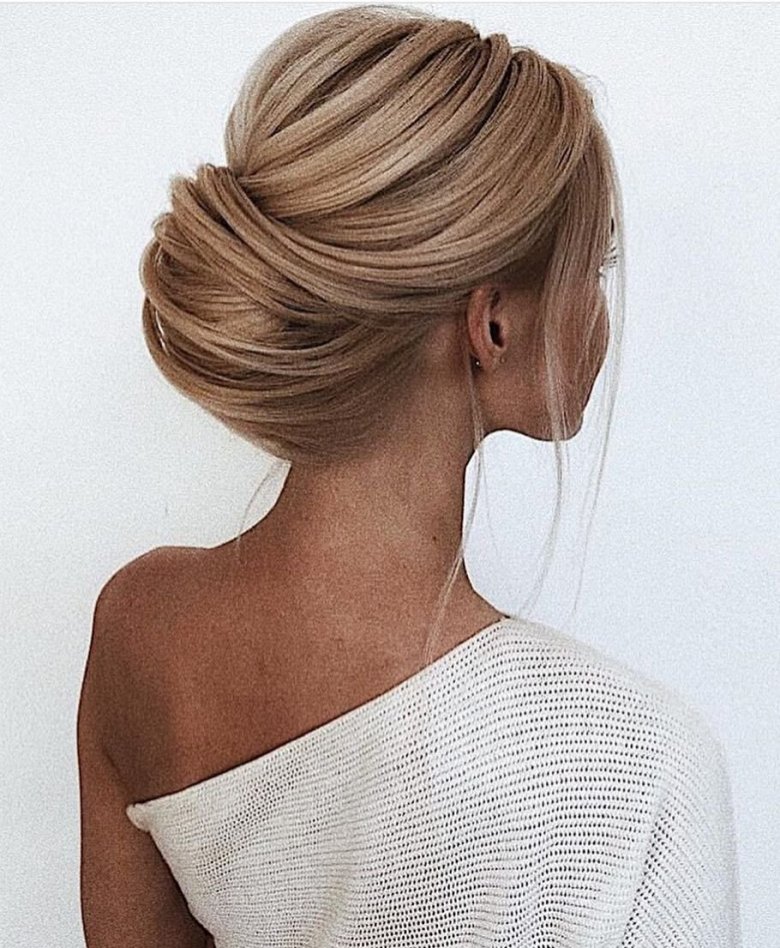 Пучок на довге волосся