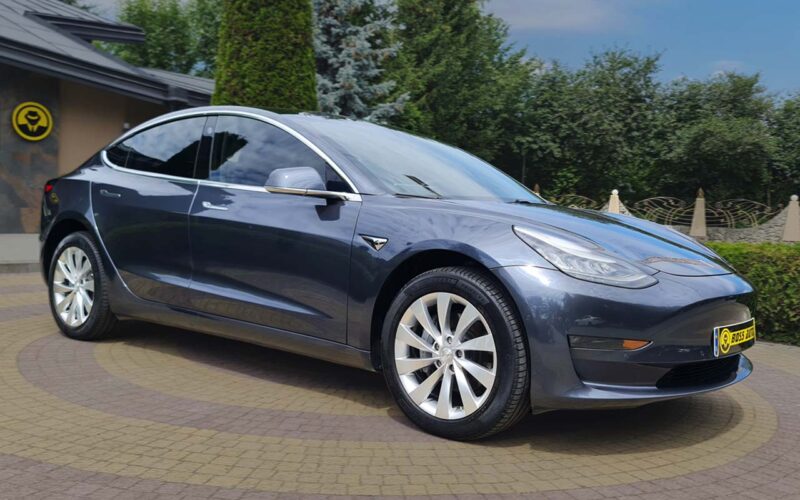 Как выгодно купить б/у Тесла из США