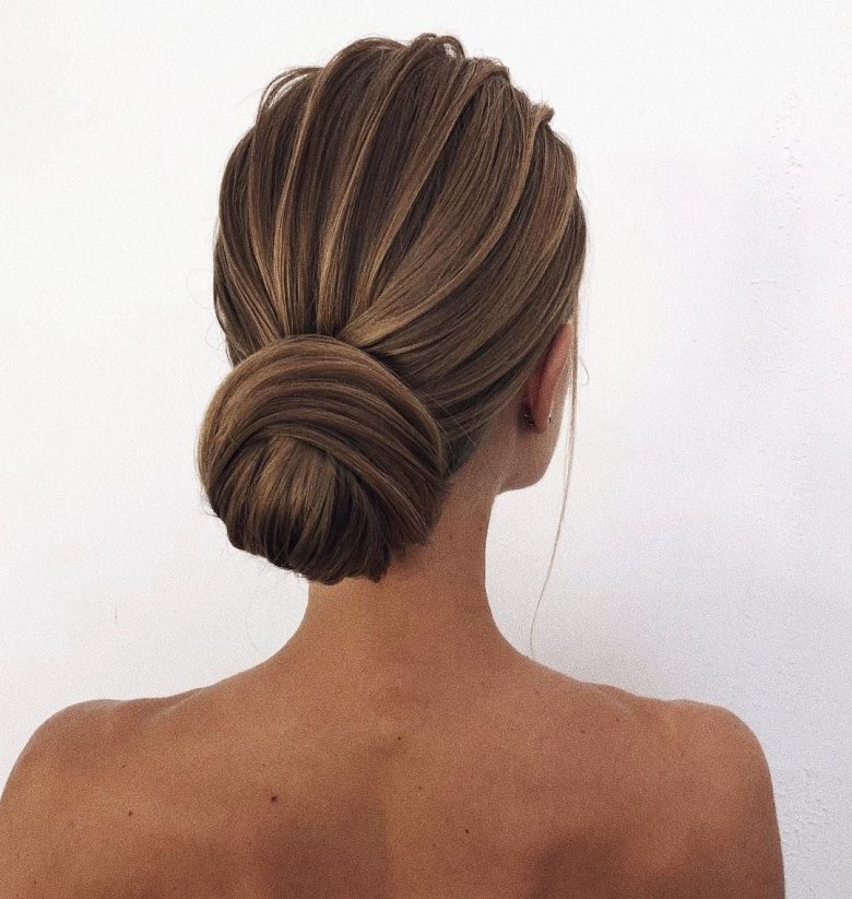 Зачіска низька гулянка