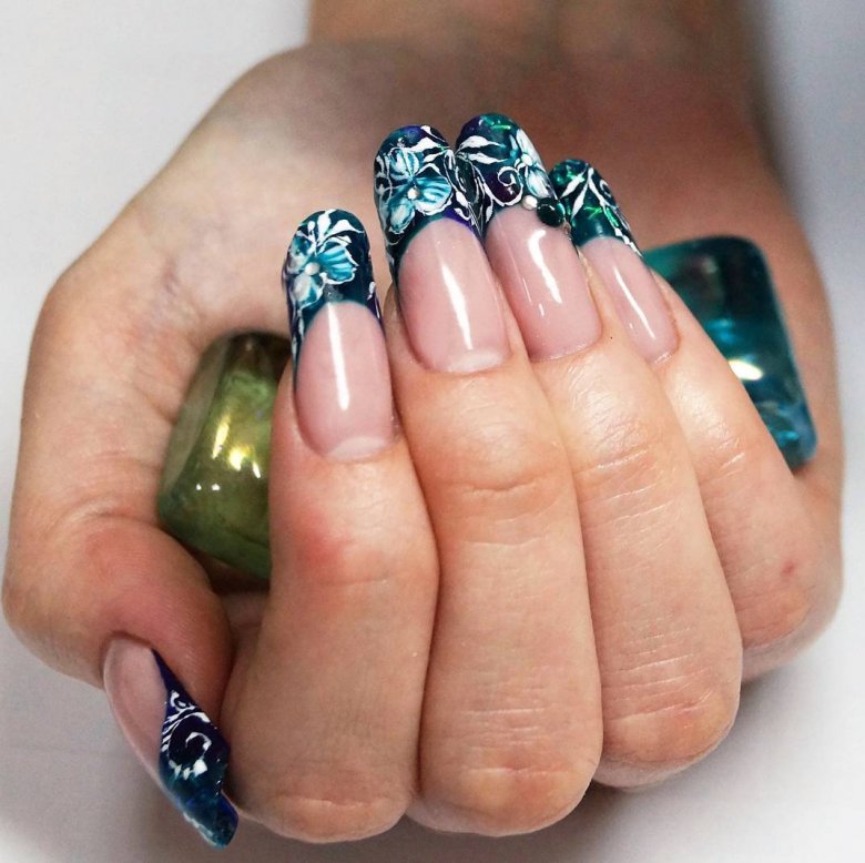 Вітражний манікюр френч