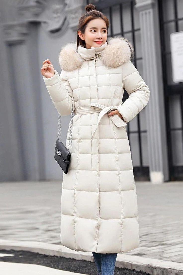 Білий довгий пуховик жіночий Беліссімо