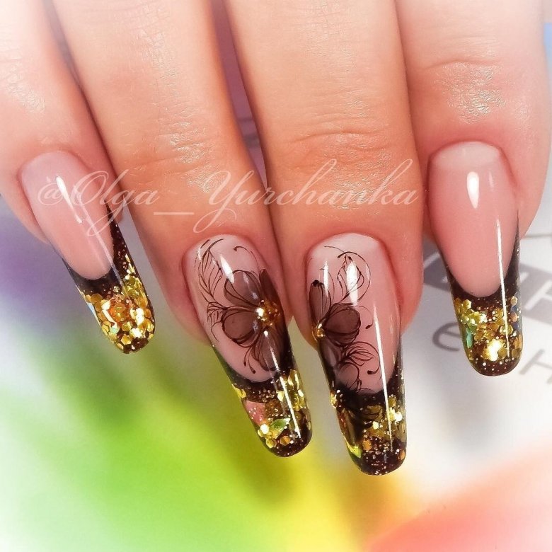 Викладний френч на гострі нігті