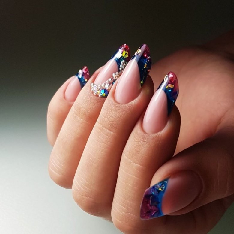 Незвичайний французький манікюр