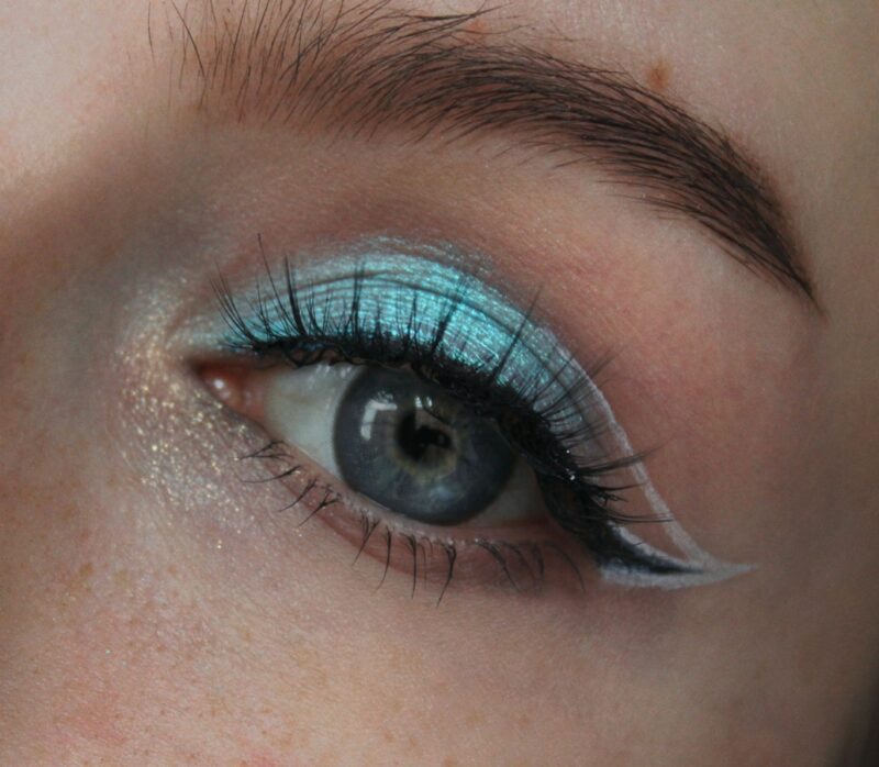 Яскравий макіяж