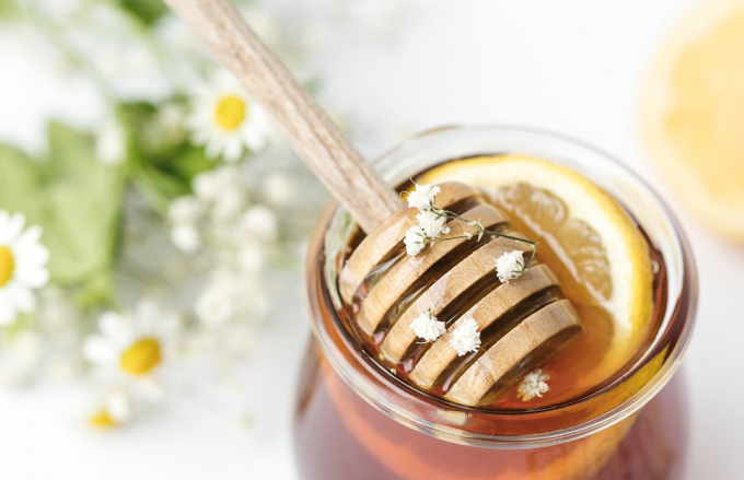 Не тільки вода з лимоном: 10 рецептів детокс-напоїв для схуднення