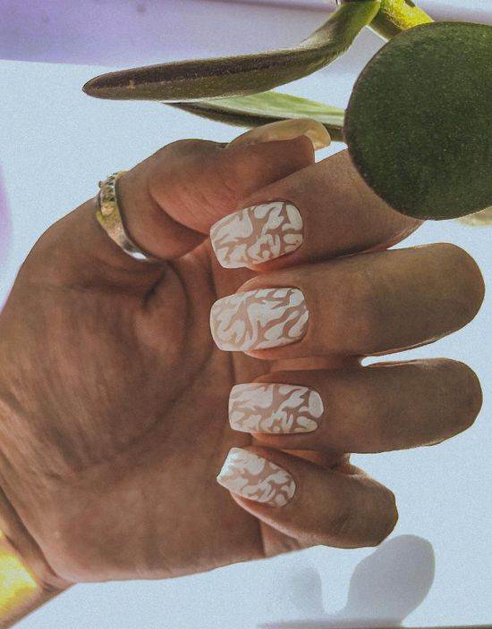 Модна форма нігтів 2024: популярний дизайн, фото