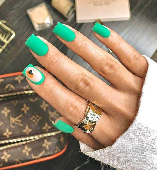 Модна форма нігтів 2024: популярний дизайн, фото