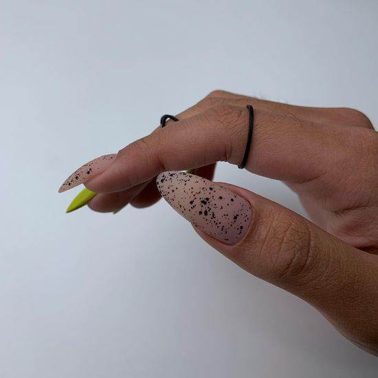 Модна форма нігтів 2024: популярний дизайн, фото