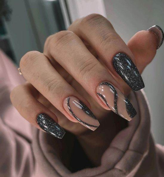 Модна форма нігтів 2024: популярний дизайн, фото