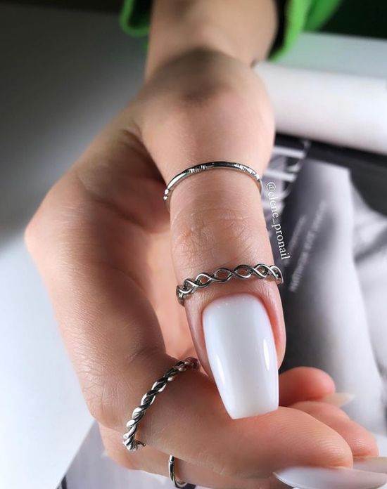 Модна форма нігтів 2024: популярний дизайн, фото