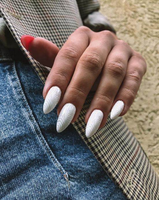 Модна форма нігтів 2024: популярний дизайн, фото