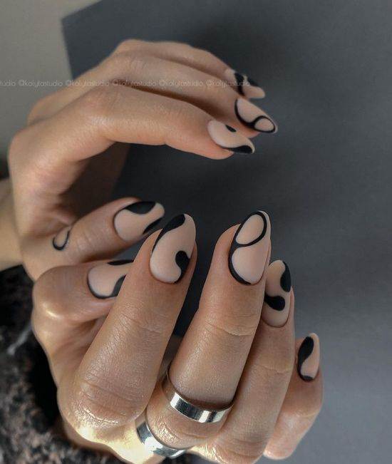 Модна форма нігтів 2024: популярний дизайн, фото