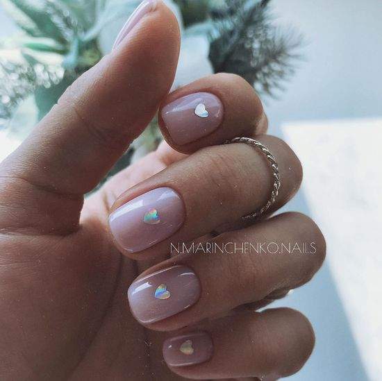 Весняний манікюр на короткі нігті: фото, красивий дизайн.