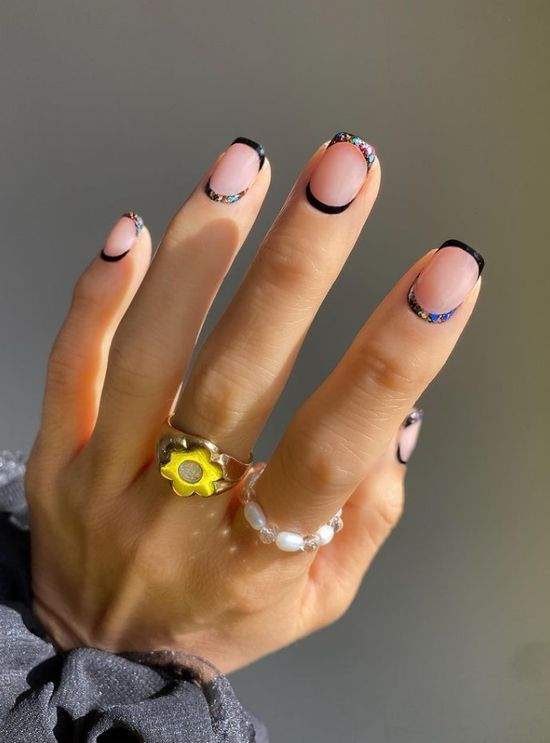 Весняний манікюр на короткі нігті: фото, красивий дизайн.