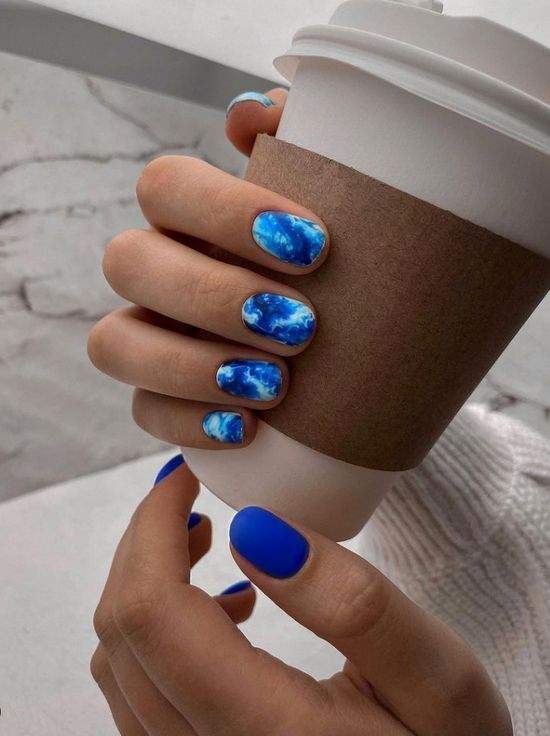 Весняний манікюр на короткі нігті: фото, красивий дизайн.