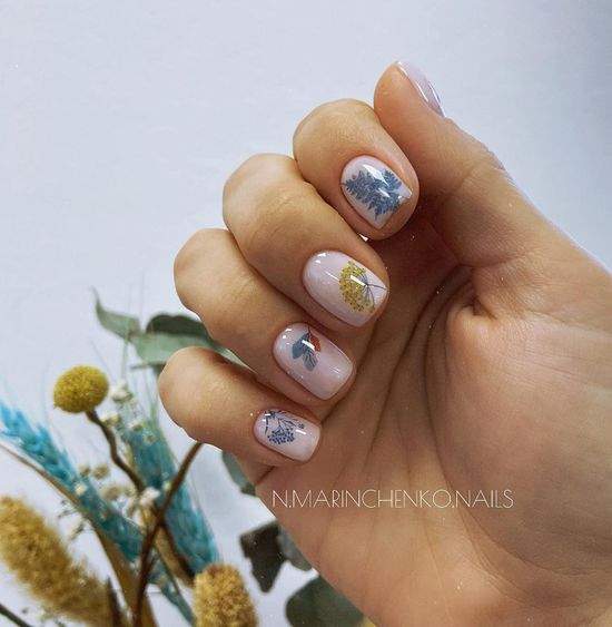Весняний манікюр на короткі нігті: фото, красивий дизайн.