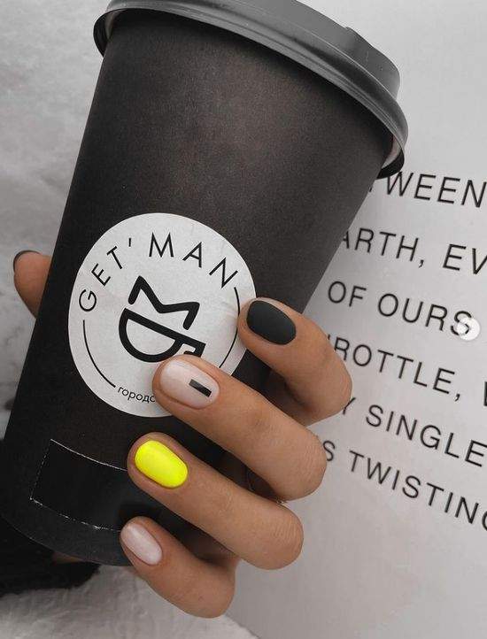 Весняний манікюр на короткі нігті: фото, красивий дизайн.