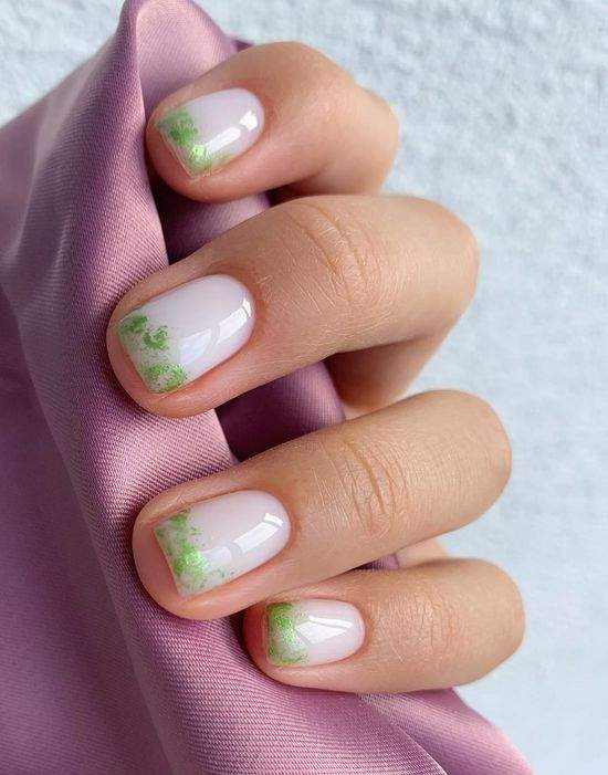 Весняний манікюр на короткі нігті: фото, красивий дизайн.