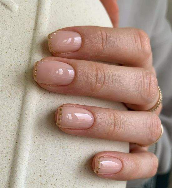 Весняний манікюр на короткі нігті: фото, красивий дизайн.