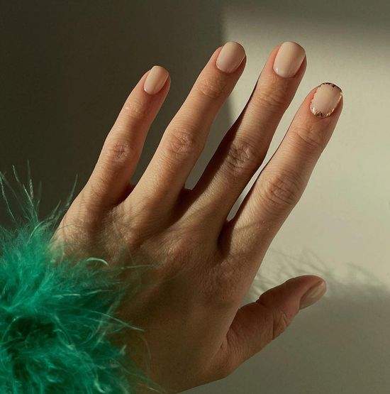 Весняний манікюр на короткі нігті: фото, красивий дизайн.