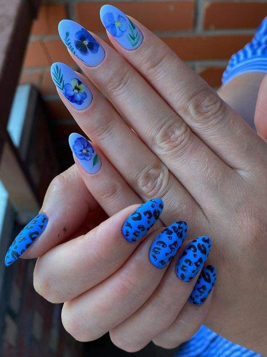 Весняний манікюр із квітами: актуальний дизайн