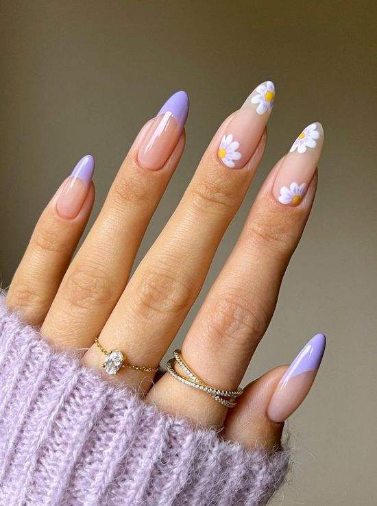 Весняний манікюр із квітами: актуальний дизайн