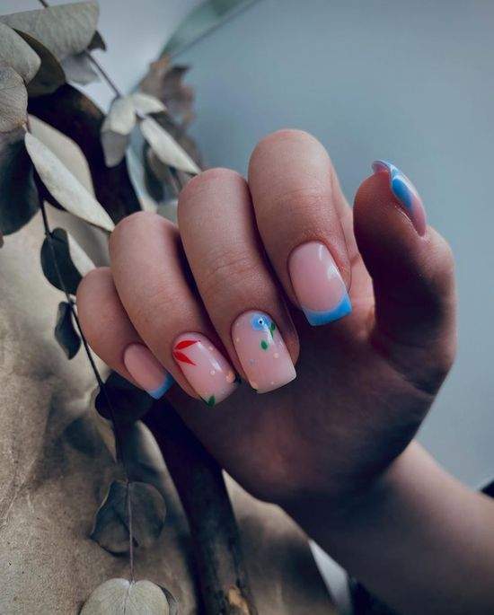 Весняний манікюр із квітами: актуальний дизайн