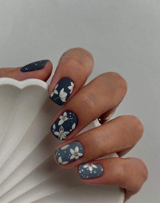 Весняний манікюр із квітами: актуальний дизайн