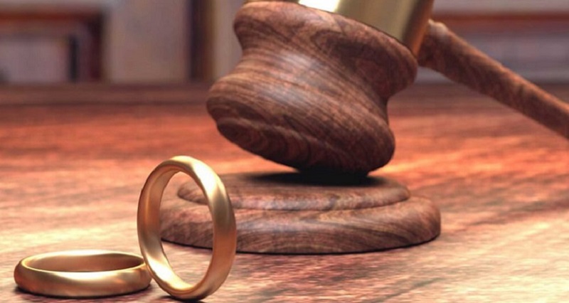 Сімейний адвокат