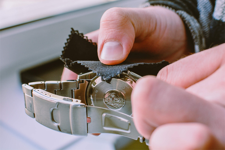 Как правильно ухаживать за наручными часами?