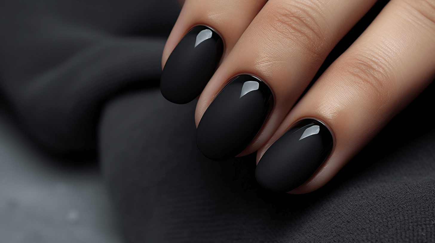 Черный маникюр 2024: секреты стиля на коротких ногтях