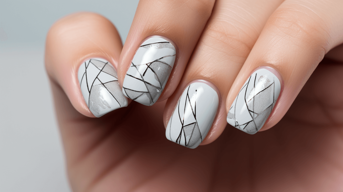 Французский маникюр 2024: Элегантность и Изысканность на кончиках пальцев