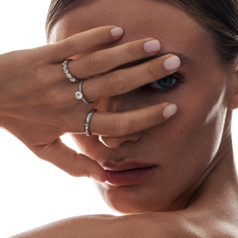 Кольца с бриллиантами в белом золоте