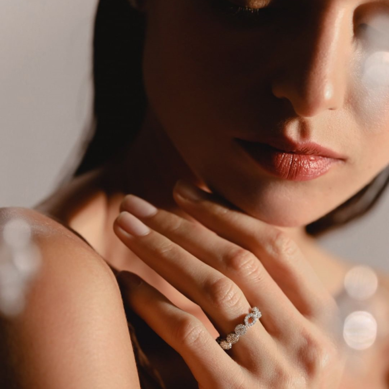 Кольца с бриллиантами в белом золоте