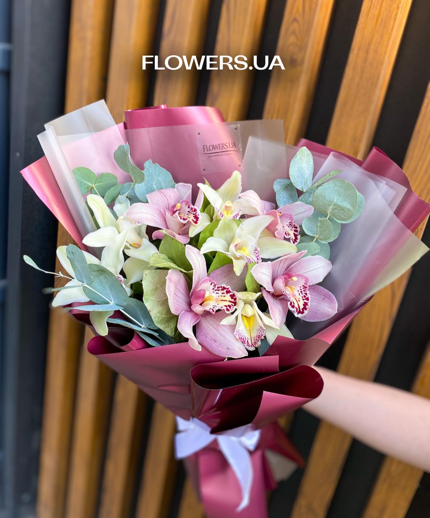 Поради від Flowers.ua: обираємо квіти, що найдовше стоять у вазі